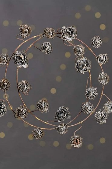 Baranti Bud Wreath