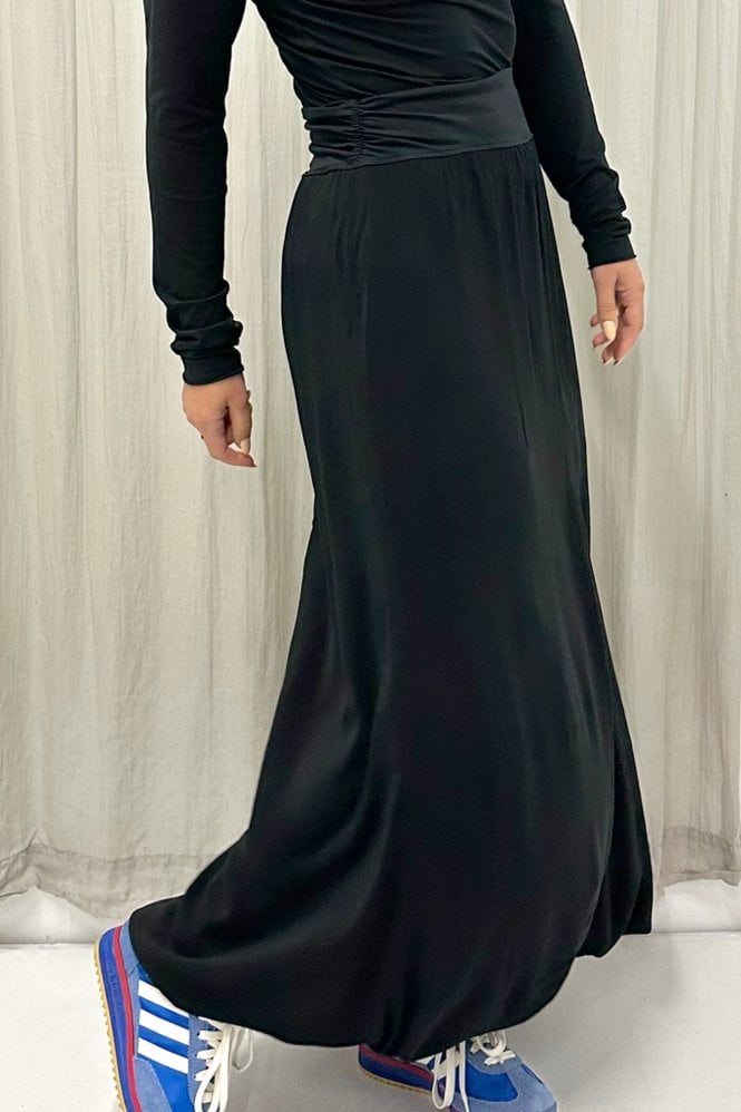 European Culture Long Puff Hem Skirt in Black