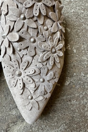 Pia Toe Flower Front Mule