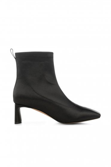 Arlo Stretch Boot Satin